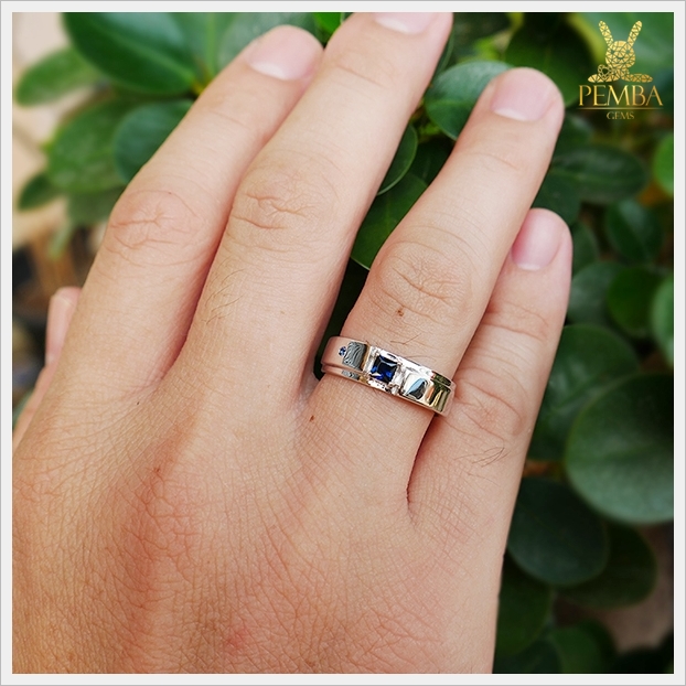 แหวนไพลินแท้ เงินแท้925 ชุบทองคำขาว ทรงสี่เหลี่ยม ใส่เสริมเพิ่มความมั่นใจ