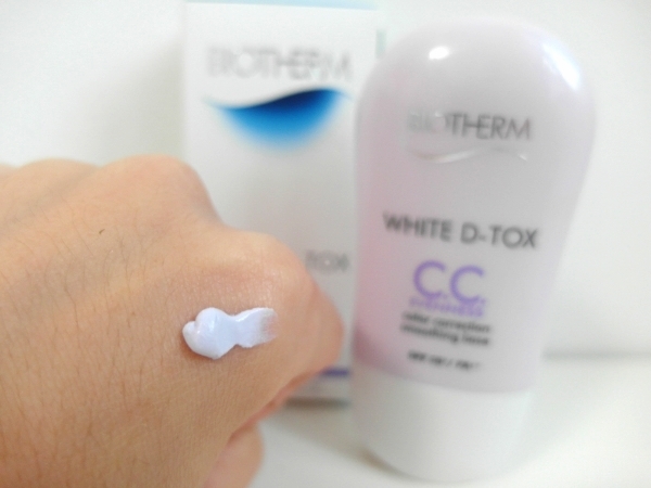 (แพ็คคู่ 5mLx2 หลอด) Biotherm White D-TOX CC Evenness Color Collection Smoothing Base เนื้อสีม่วงอ่อน ช่วยปรับผิวให้เรียบเนียน ด้วยเนื้อครีมแบบ 'COLOR - FIT' ที่ทำให้ผิวกับเนื้อครีมกลมกลืนเป็นเนื้อเดียวกันกับสีผิวจริง ช่วยให้ผิวดูเรียบเนียนขึ้น