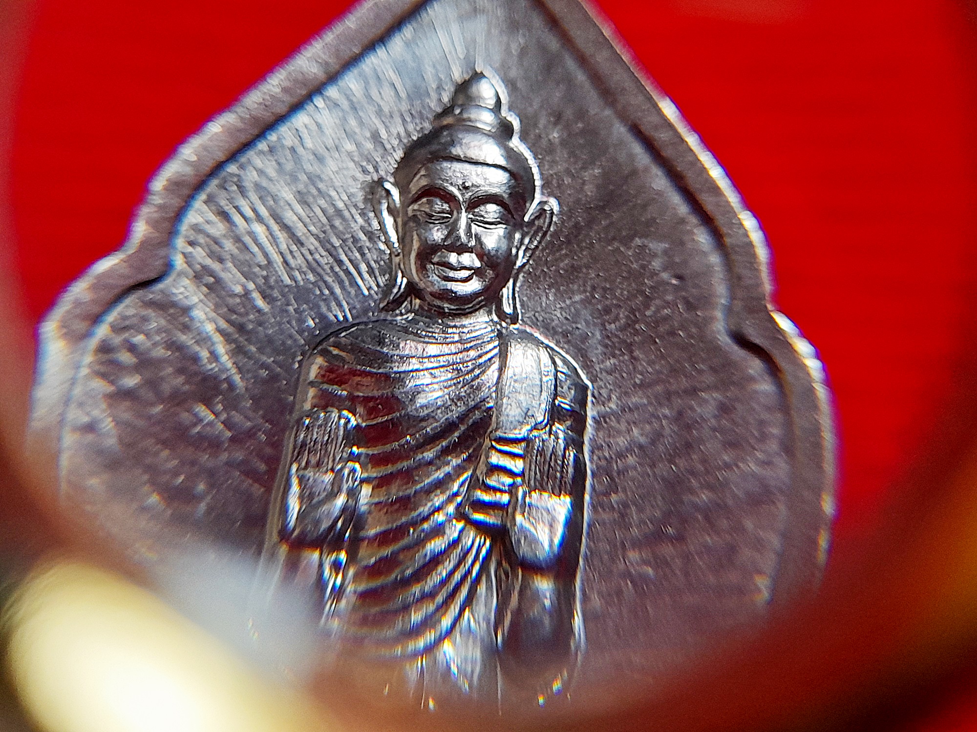 เหรียญพระพุทธเจ้าปางลีลาประทานพร หลัง พระพุทธเจ้าปางห้ามสมุทร (ของขวัญปีใหม่ ปี59) เนื้อชินตะกั่ว(รับพลังงานรองจากทองคำ) ปี2559 #รับประกันแท้ - หลวงพ่อเล็ก วัดท่าขนุน