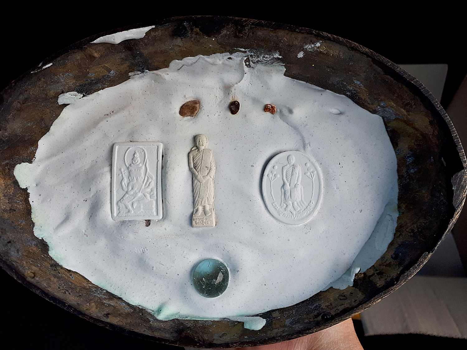 หลวงพ่อเจ็ดกษัตริย์ พระพุทธสิริสัตตราช ( พระบูชา ปางพระนาคปรก ขนาดหน้าตัก 4นิ้ว เนื้อโลหะชนวน รมดำ )