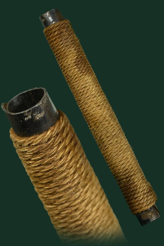 ตะกรุดเขาอ้อ ปี2556 เนื้อตะกั่ว หุ้มทักเชือก - (ท่านปู่ขุนพันธุ์ เป็นเจ้าพิธีปลุกเสก หลวงพ่อท่านกลั่น สร้าง)