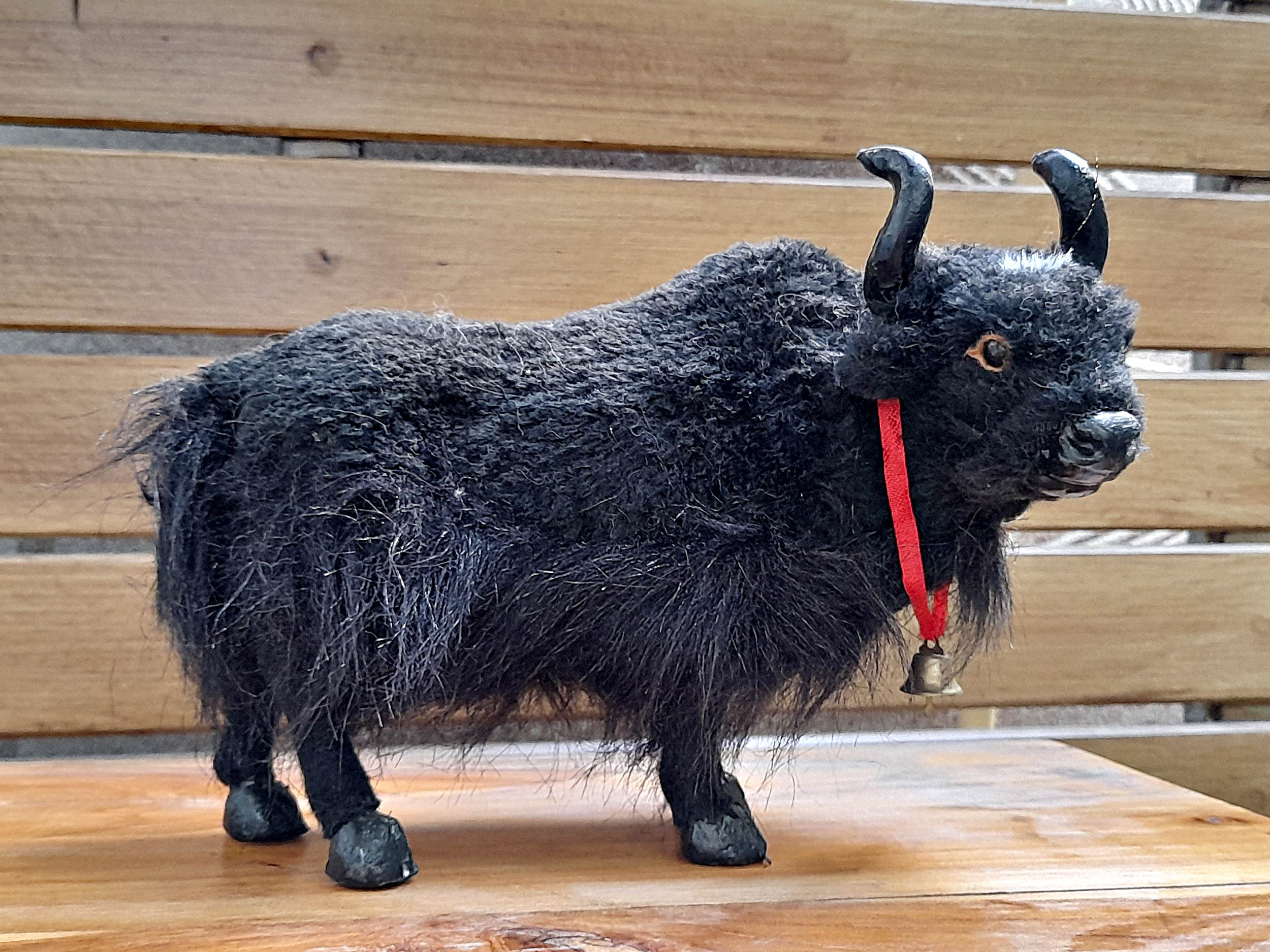 วัวธนู (วัว+ควาย) (ขนาดใหญ่ ตั้งบูชา) (ทำจากหนังขนกูปรีแท้) ปี2563 #รับประกันแท้