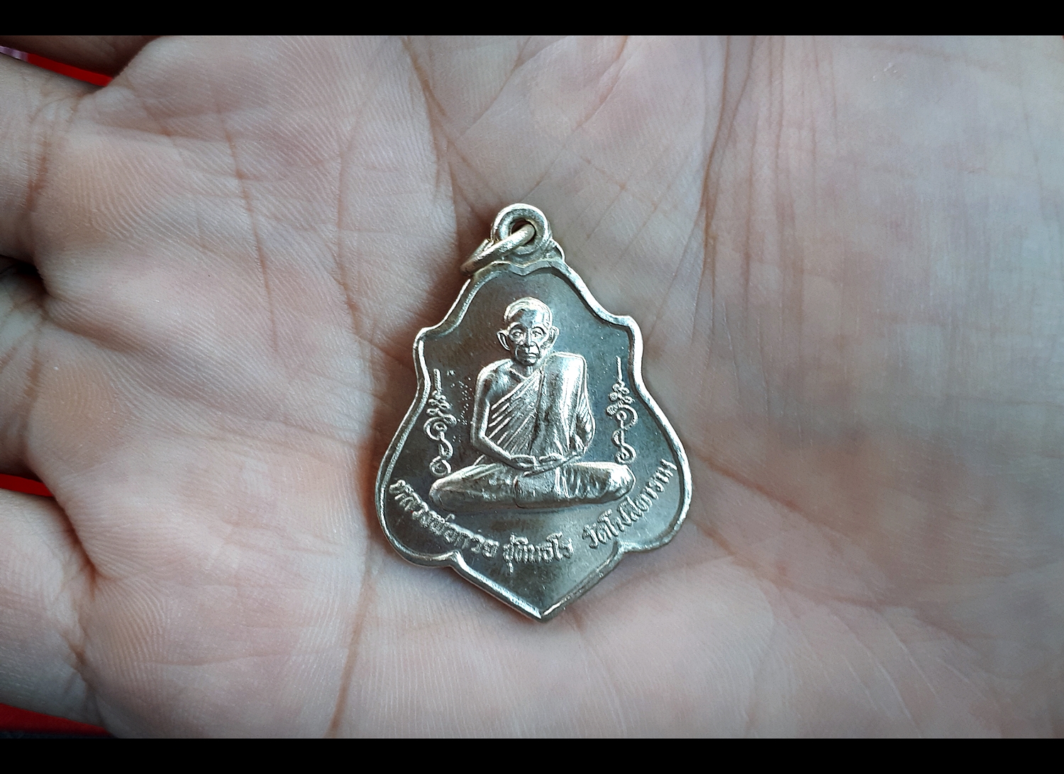 เหรียญ หลวงพ่อกวย วัดโฆสิตาราม หลัง หนุมานเชิญธง หนุมานตัวครู - เนื้ออัลปาก้า รุ่นแรงครู ปี2560 #รับประกันแท้