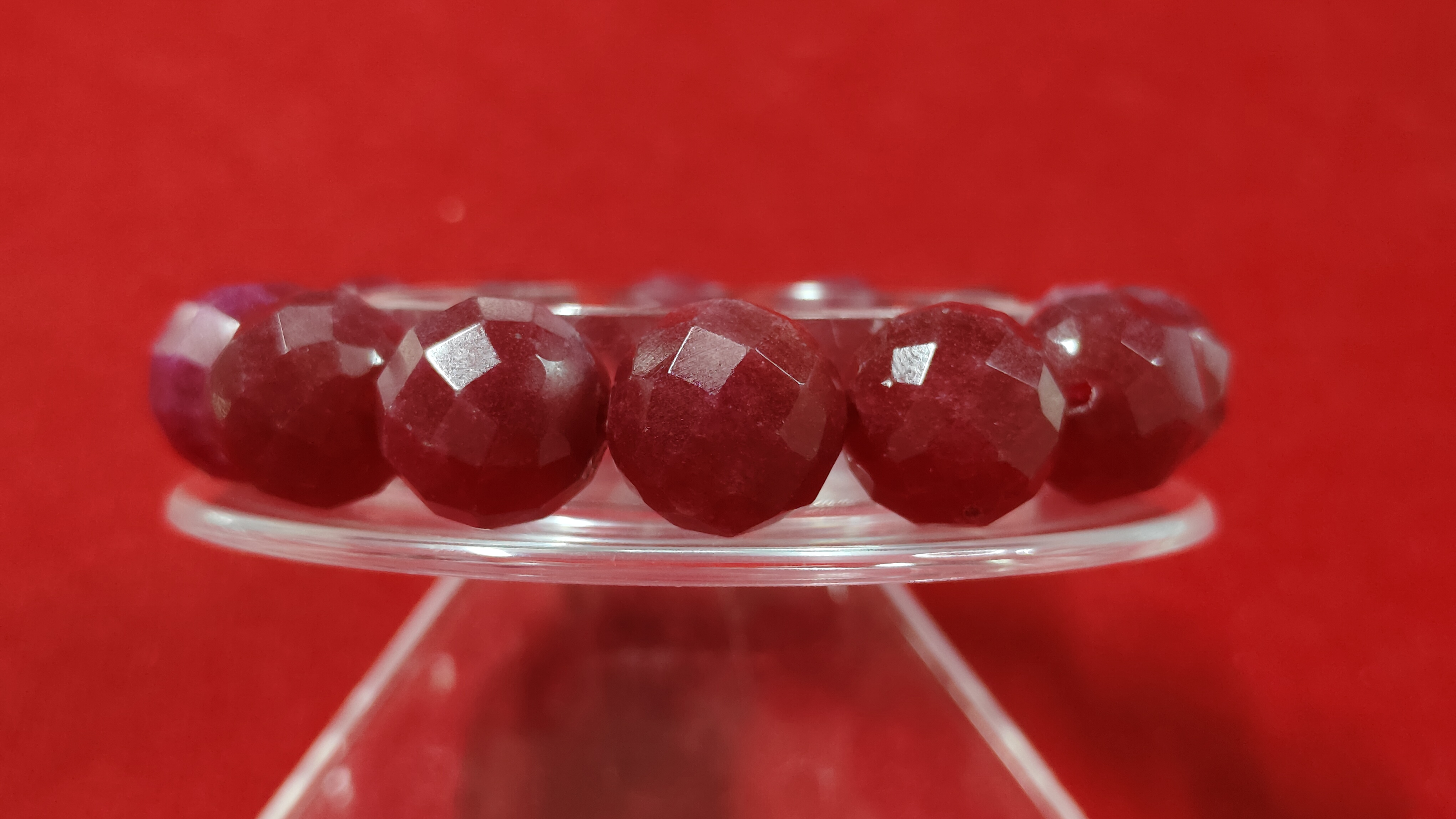 #ข้อมือหินทับทิมเจียเหลี่ยมรหัสbh-0049