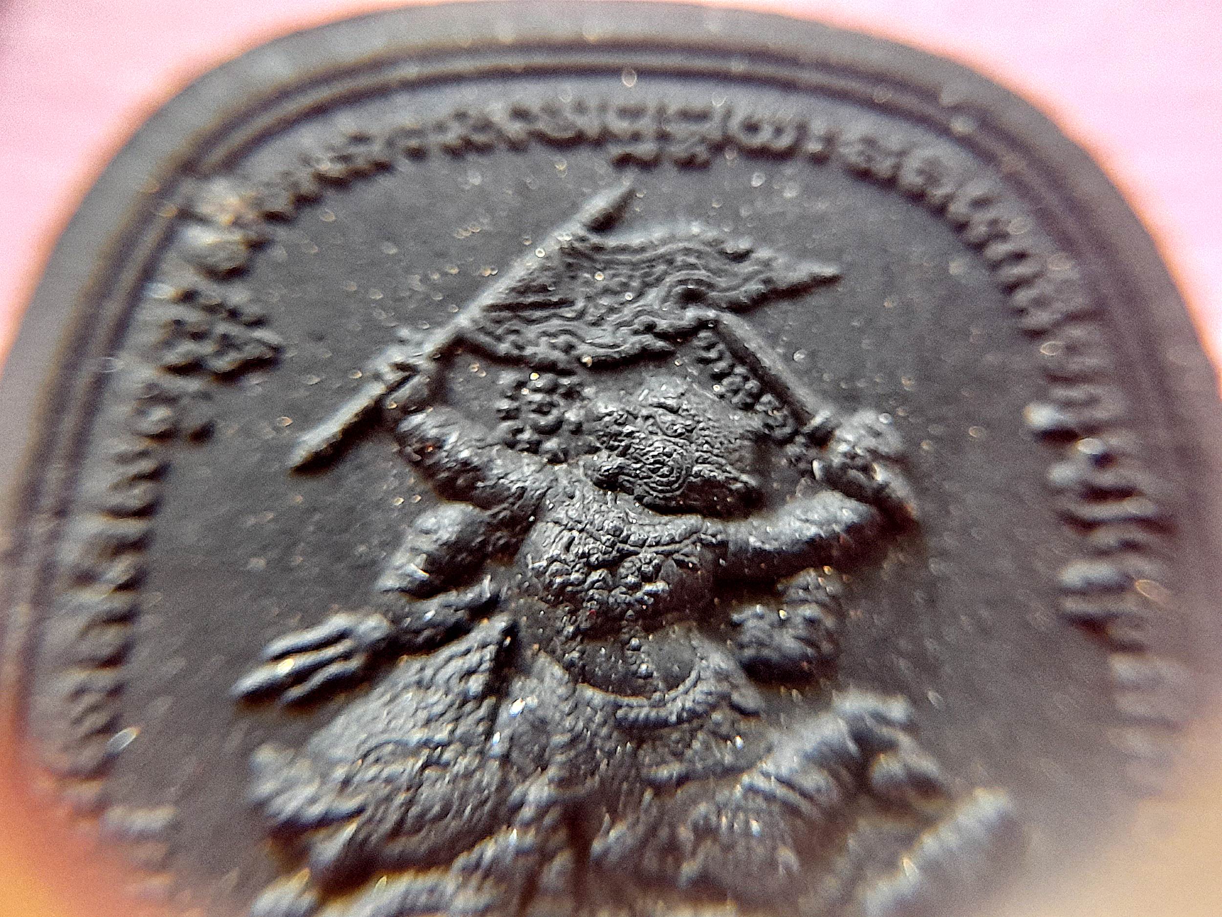 พระยอดขุนพล หลัง หนุมาน สี่กร ขี่สิงห์ #พิมพ์เล็ก สีดำ เนื้อผง แก่ว่านดินกากกายักษ์ ปี2565 #รับประกันแท้ - หลวงพ่อเล็ก วัดท่าขนุน