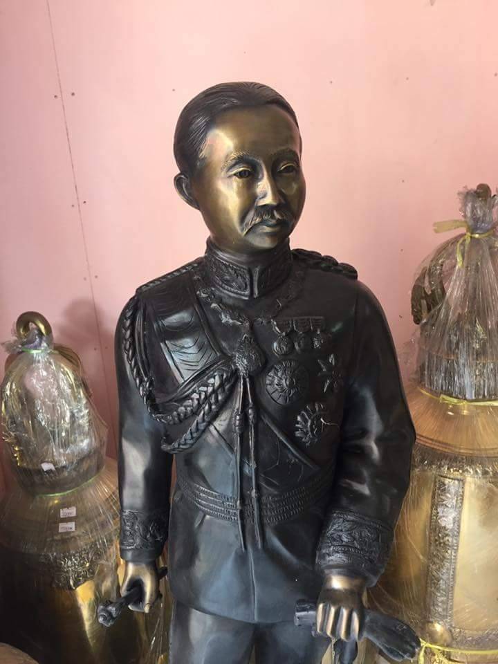 รูปหล่อ พระปิยะมหาราช ในหลวง ราชกาลที่5 (ร.5) (สูง35นิ้ว เนื้อโลหะทองเหลือง)