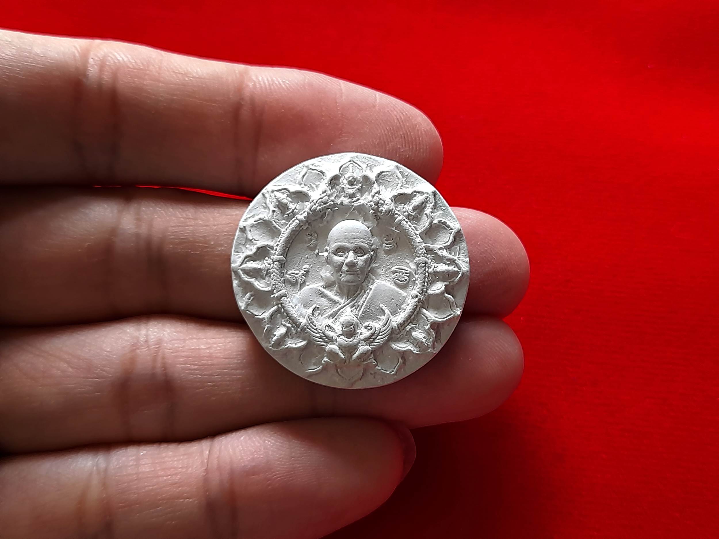 พระผงจักรพรรดิ หลวงปู่ดู่ วัดสะแก (ยอดพระจักรพรรดิ + พญานาค) ฐานครุฑ + ลูกแก้ว เนื้อผงจักรพรรดิ #รับประกันแท้ (สำหรับสวดควบคู่ภาวนากรรมฐาน) - หลวงตาม้า วัดถ้ำเมืองนะ จ.เชียงใหม่