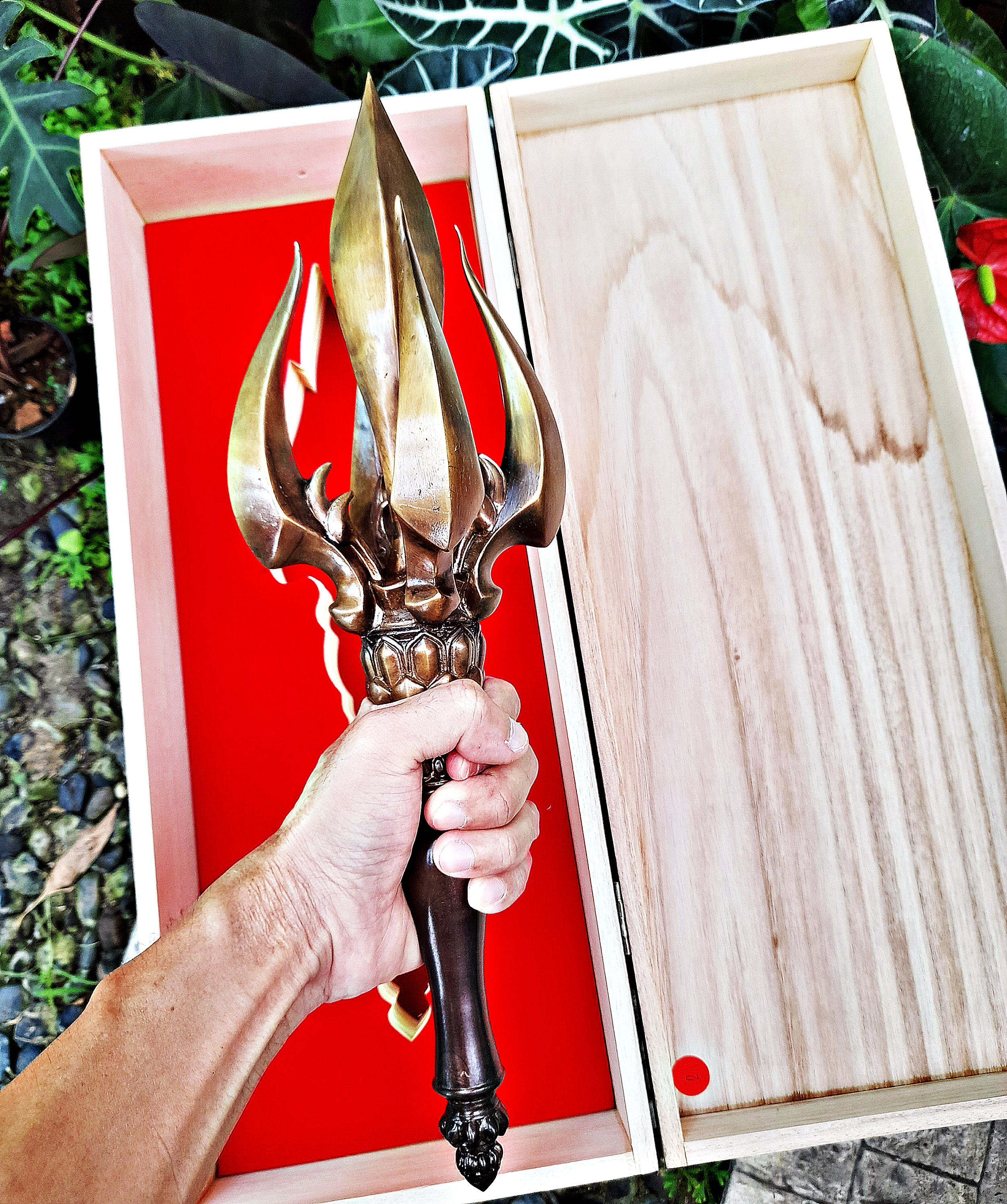 วชิราวุธ(สุดยอดอาวุธของพระอินทร์) (ขนาดใหญ่ 16นิ้ว) เนื้อทองเหลือง