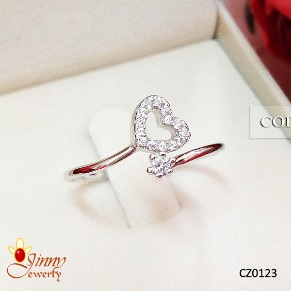 แหวนเงินแท้ หัวใจไขว้ประดับเพชร cz