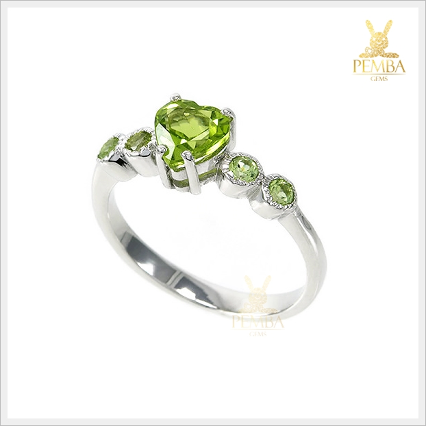 แหวนเพริดอตแท้ รูปทรงหัวใจสุดเก๋ ในติดนิ้วได้ทุกโอกาส แหวนพลอยแท้