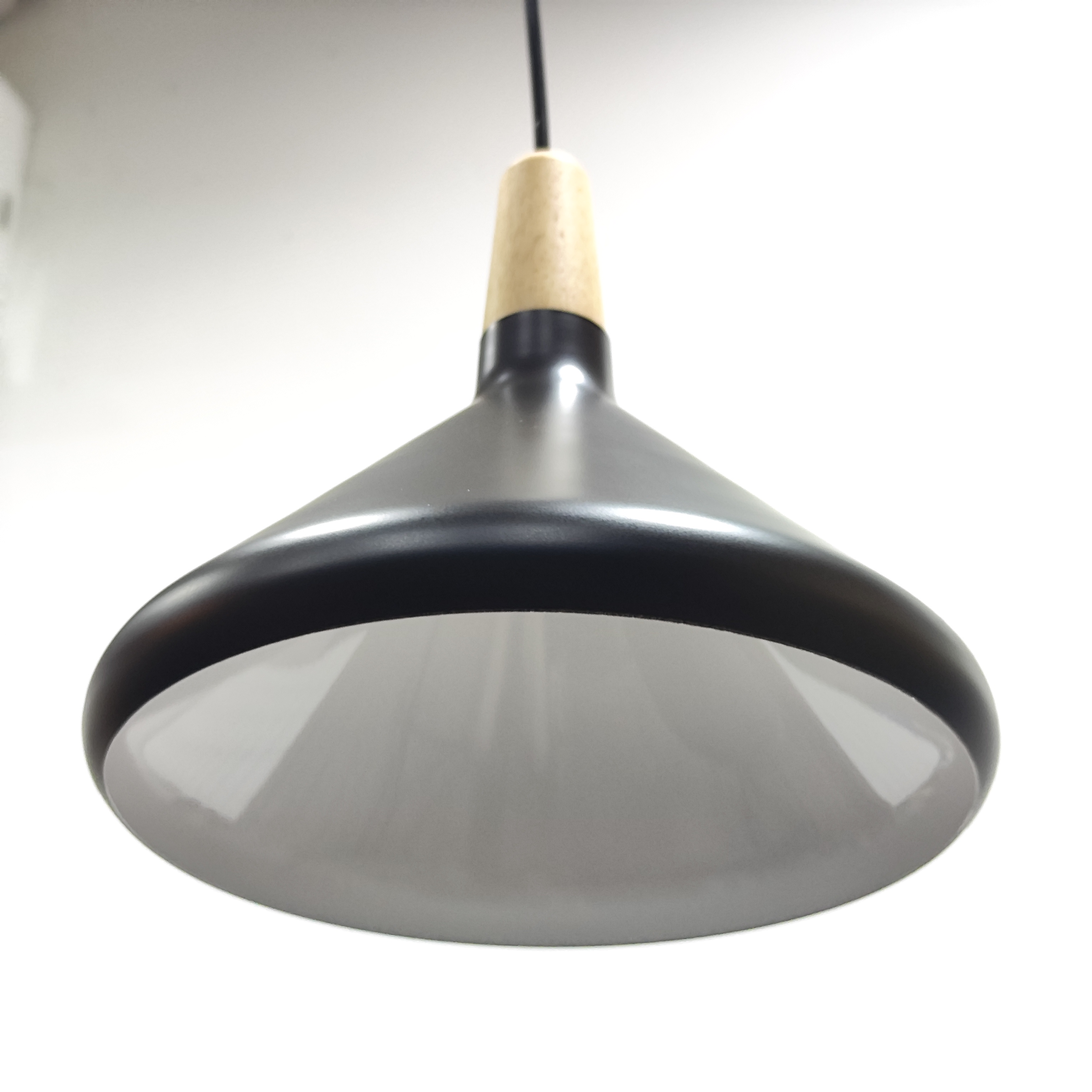 โคมไฟแขวนเพดานกว้าง 27cm มีจุกไม้ [RG2726]