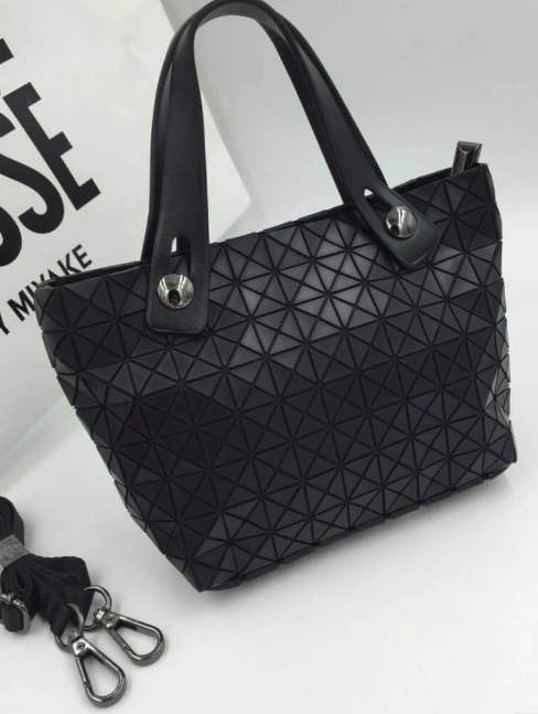 กระเป๋า issey 12x8 สีเทาแมทด้าน พร้อมสายยาว