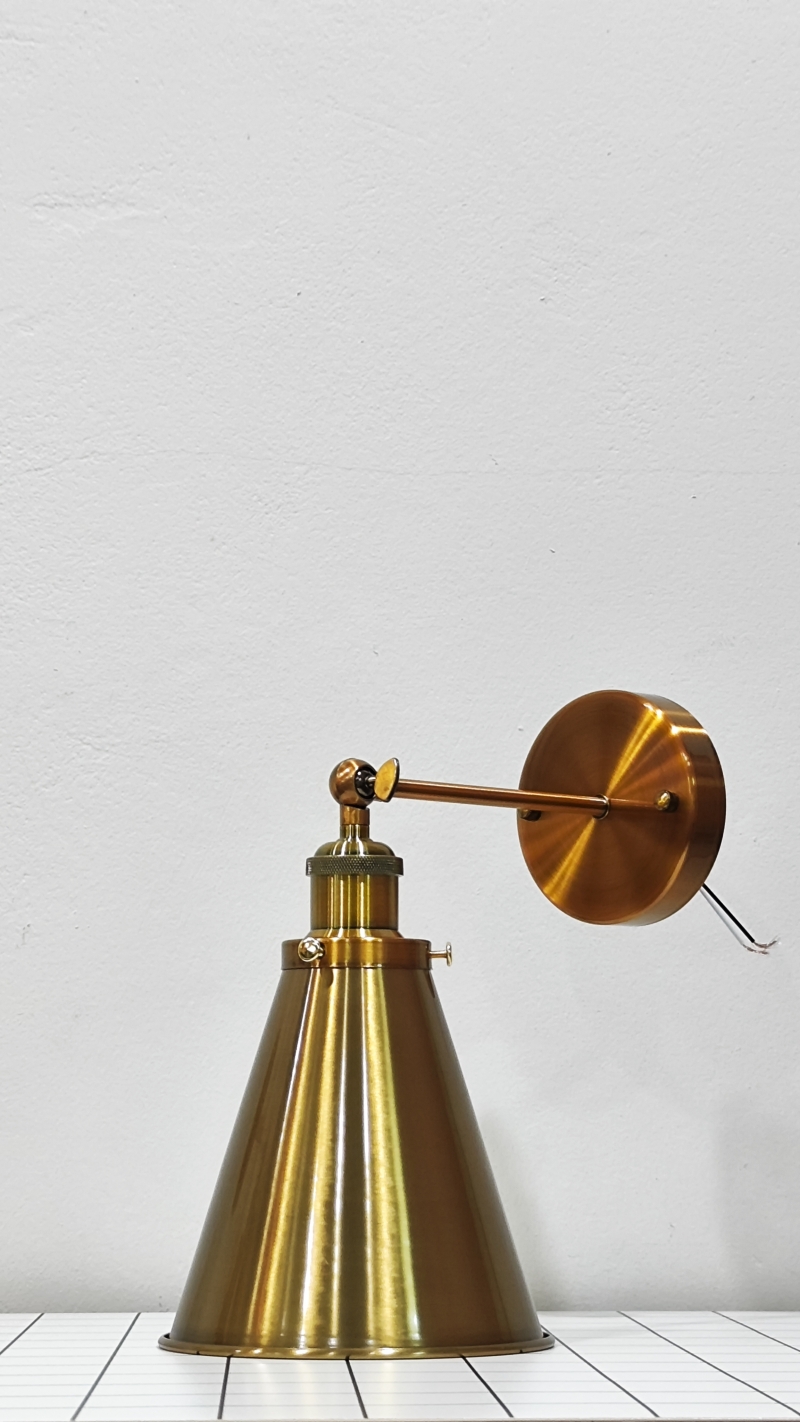 โคมไฟติดผนังสีทอง lron gold [RW1010-D]
