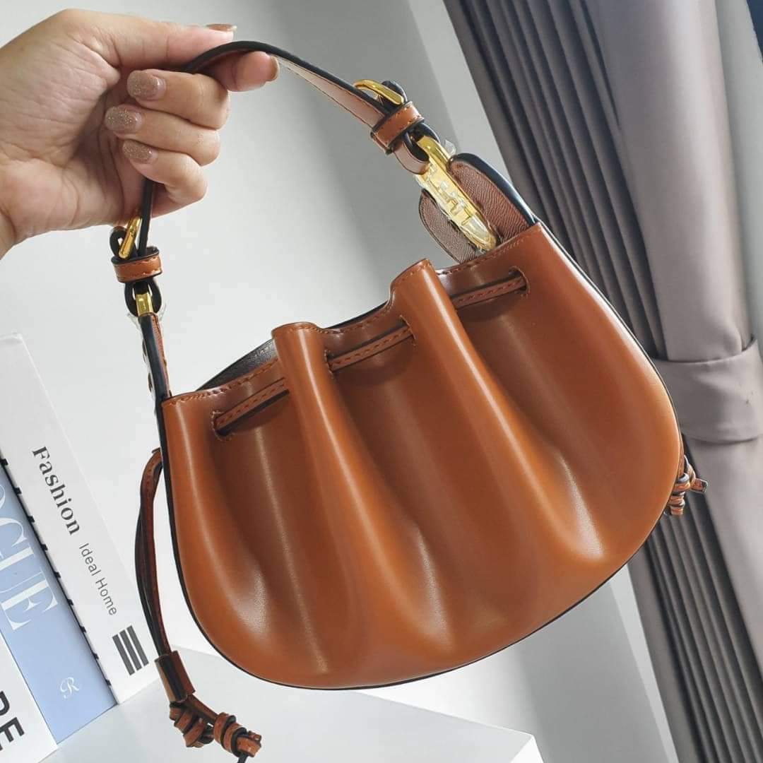 FENDI POMODORINO BROWN FABRIC MINI BAG (GWP) (แอดไลน์ก่อนสั่งซื้อ)