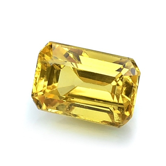 Octagon Yellow Sapphire พลอยบุษราคัม บางกะจะ หนัก 1.38 กะรัต สีเหลืองทอง สีโทนหวานสวย ความสะอาดมองตาเปล่าไม่มีตำหนิ ไฟดี เจียระไนสวย
