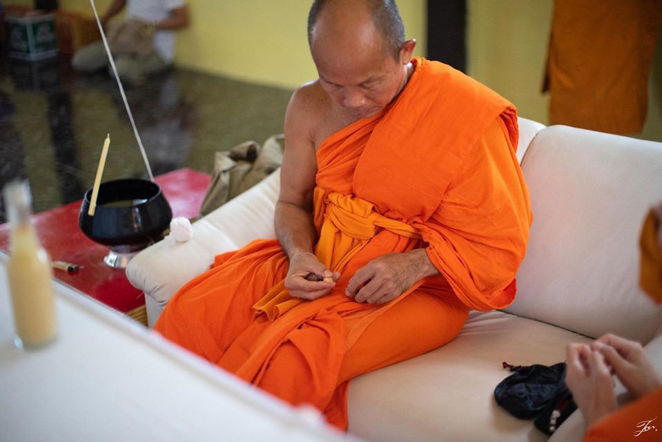 เทียน ปฐมกัปป์คำ (ยาว10.5นิ้ว) (จุดภาวนา ยกหนุนเสริมกลับพลิกชะตาพลิกฟื้น สะเดาะห์เคราะห์) (เสาร์๕ ปี2564) #รับประกันแท้