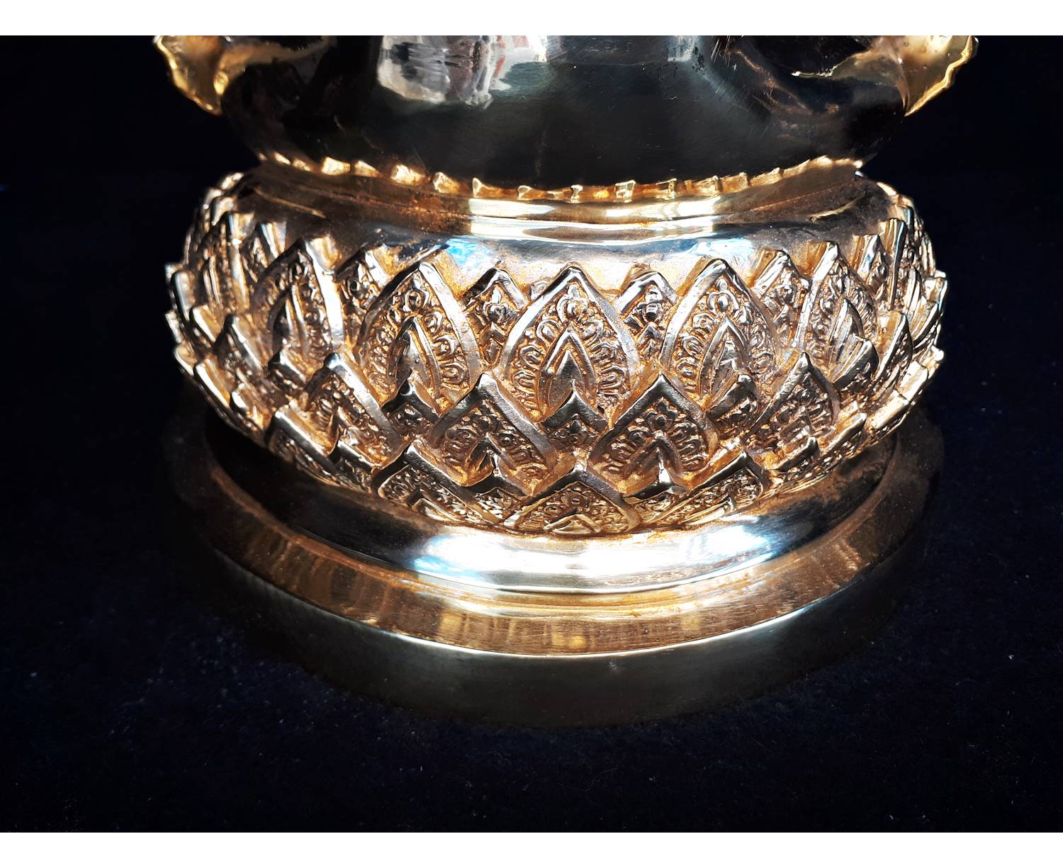 รูปหล่อ พระพุทธรูป ปางพระจักรพรรดิ เนื้อโลหะทองเหลือง ปัดขัดเงา (หน้าตัก 9นิ้ว)