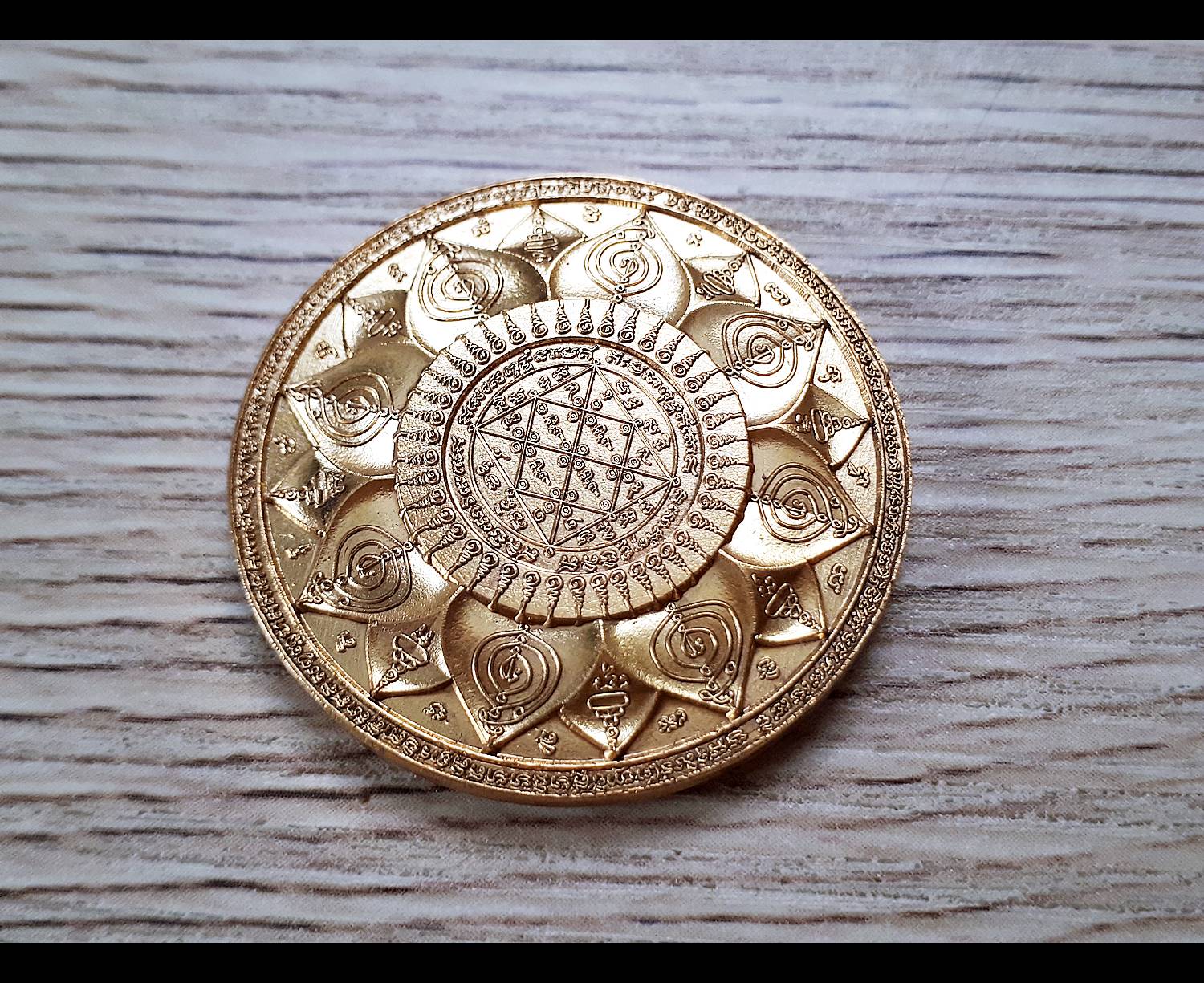 เหรียญทำน้ำมนต์ 7ขัน ฤาชา8ทิศ เนื้อทองแดง (ชุบทองคำ เพิ่มเติม) (ตำรับตำราวิชา พระอาจารย์ชาญณรงค์ อภิชิโต) ปี2561