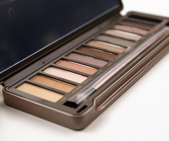 (กล่องยับ) Urban Decay Naked Palette 2 พาเลททาตา 12 สี ที่มีรีวิวเยอะที่สุด บล๊อกเกอร์และสาวๆทั่วโลกให้การยอมรับ สีสวยคลาสสิค ใช้ได้ตลอด