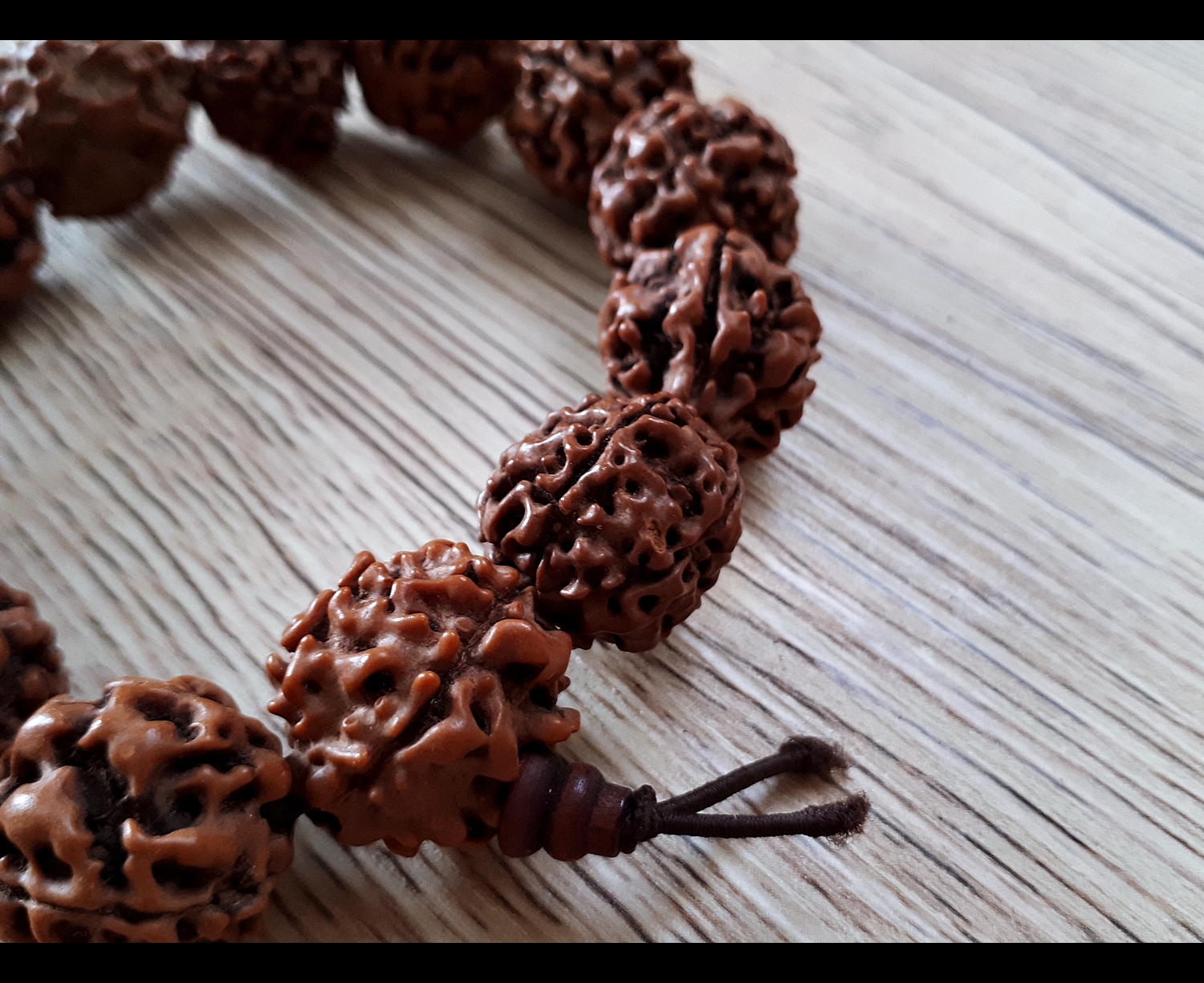 สร้อยข้อมือ ประคํา น้ำตาพระศิวะ เมล็ดรุทรักษะ ของแท้นำเข้าจาก อินเดีย (ขายปลีก ขายส่ง)