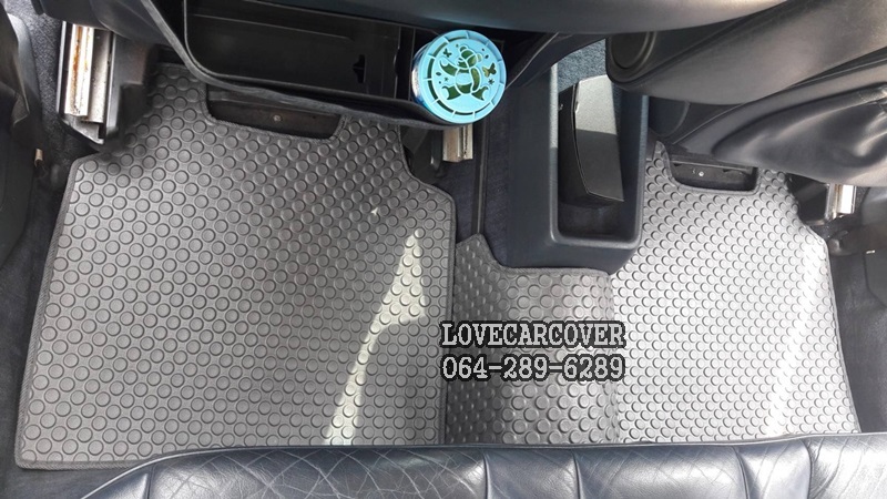 ผ้ายางปูพื้นรถยนต์ Benz E300 W124