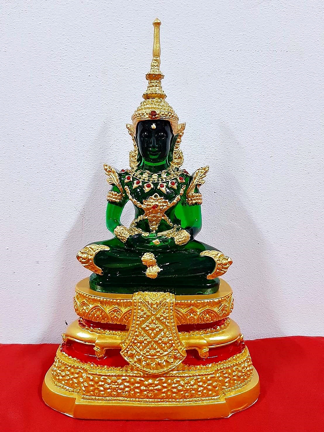 พระแก้วมรกต หน้าตัก5นิ้ว (ครบชุด8สี 8องค์) - (สีขาว สีแดง สีเหลือง สีชมพุ สีเขียว สีส้ม สีฟ้า สีม่วง)