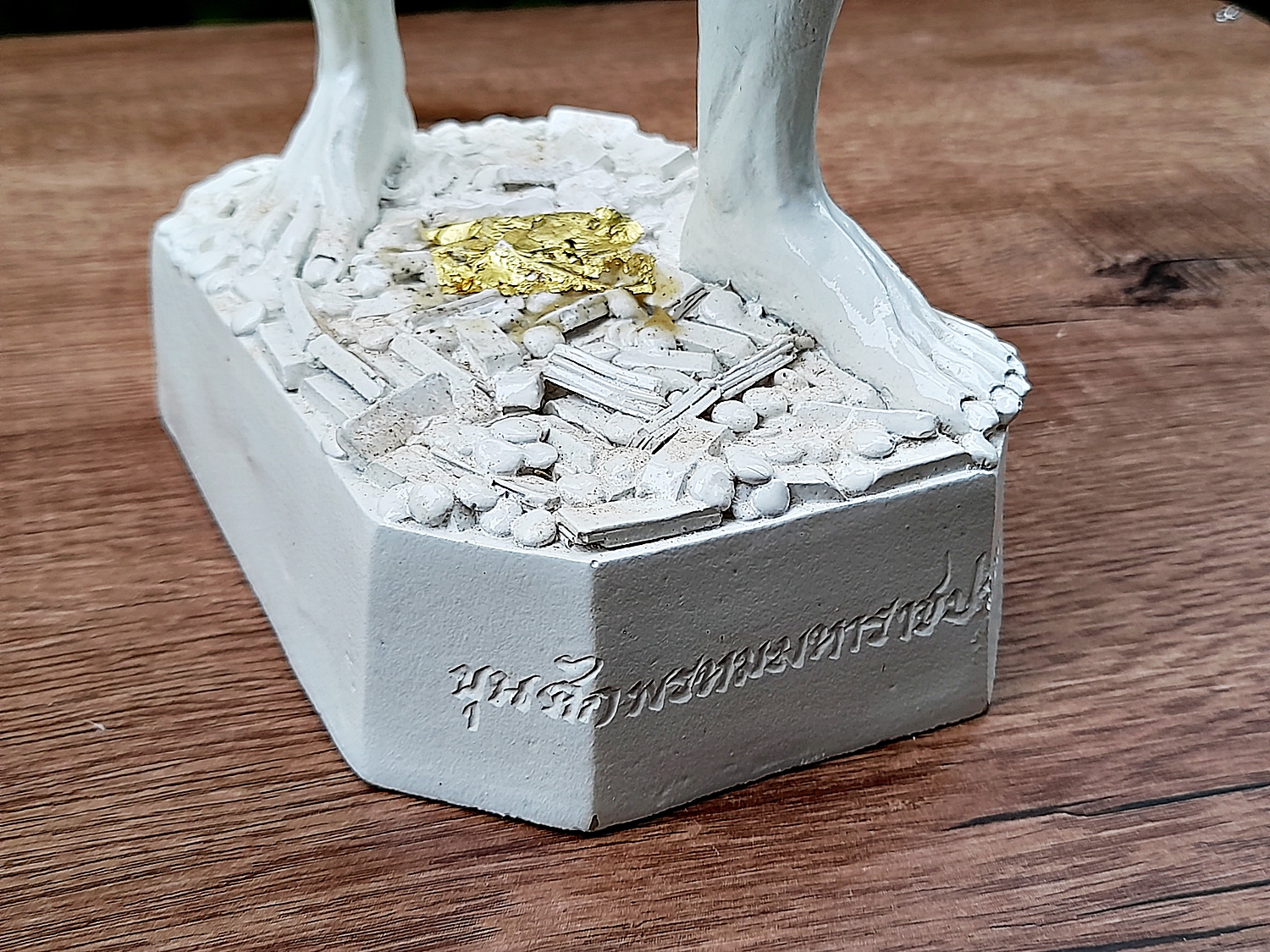 รูปหล่อ หุ่นพยนต์ขุนศึกพรหมมหาราช ปราบมาร (เชิญดวงจิตเทวดา ท่านปู่ขุนศึก ยุค นักรบไทย ของพระเจ้าพรหมมหาราช) เนื้อเรซิ่น สีขาว (ขนาดสูง14นิ้ว ฐาน3x5นิ้ว) (จัดสร้างเพียง99องค์) ปี2559 #รับประกันแท้ - หลวงพ่อหนุน วัดพุทธโมกข์