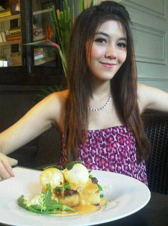 Volume Hair Base ชุด 2 ชิ้น อุปกรณ์ทำผมพอง ทรงวีเจวุ้นเส้น และทรงอื่น ๆ ที่ช่วยเพิ่มความพองของผมได้อย่างง่ายดาย พร้อมสวยสำหรับทุกโอกาส