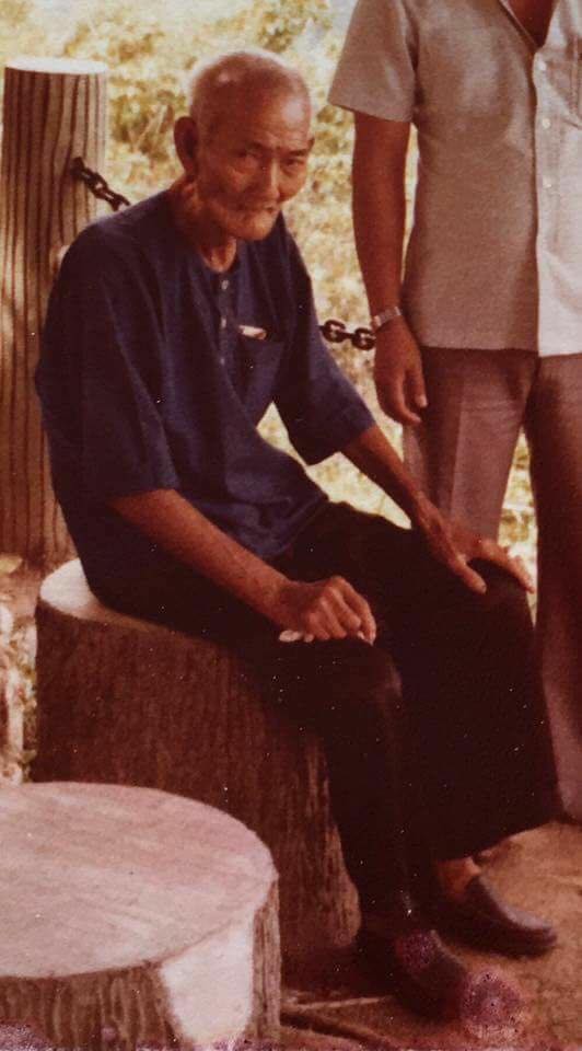 ผ้ายันต์ 10กา อาแปะโรงสี เซียนแปะ วัดศาลเจ้า (สีเหลือง ขนาด16x20นิ้ว)