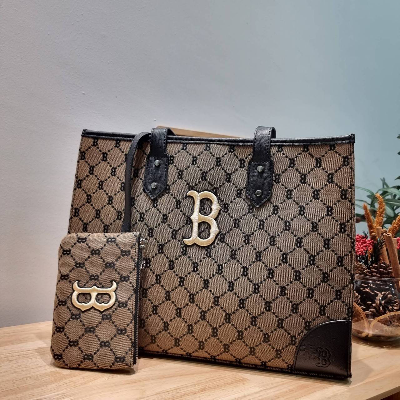 MLB MONOGRAM TOTE BAG (แอดไลน์ก่อนสั่งซื้อ)