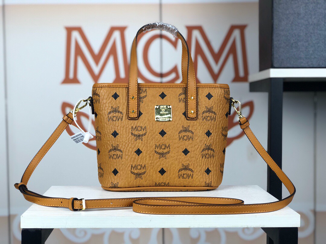 กระเป๋า mcm Anya 8 นิ้ว