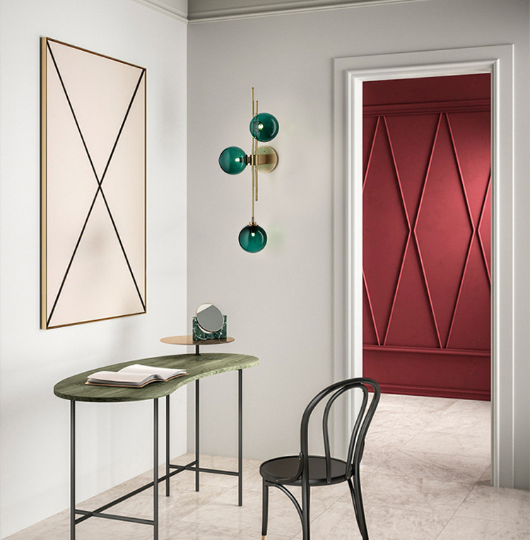 โคมไฟติดผนังโป๊ะแก้วกลม 3 ดวง ตัวโคมสีทอง [XG-7065]