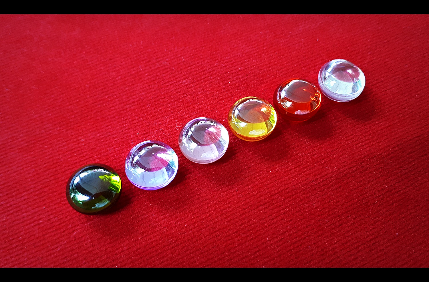 เพรชพญานาค แก้วพญานาค ทรงกระดุมกลม เม็ดขนาดเล็ก