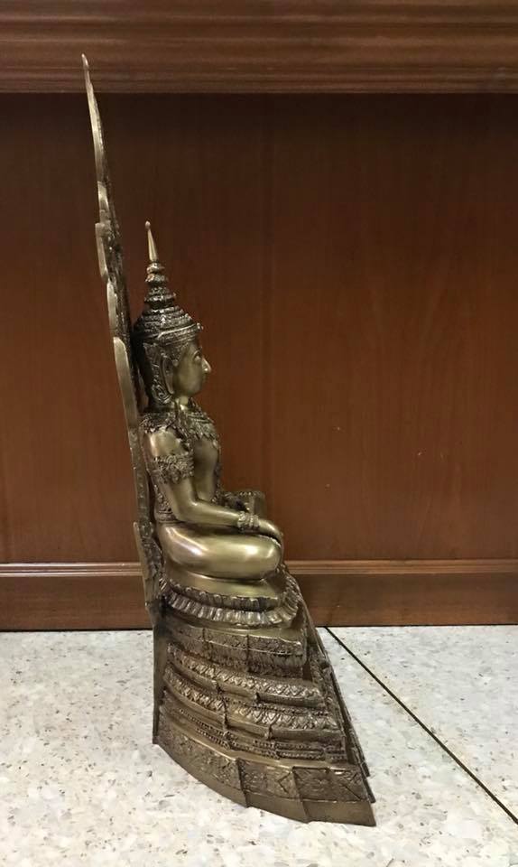 รูปหล่อ พระพุทธ ปางพระจักรพรรดิ์ องค์ใหญ่ (หน้าตัก9นิ้ว) เนื้อโลหะทองเหลือง