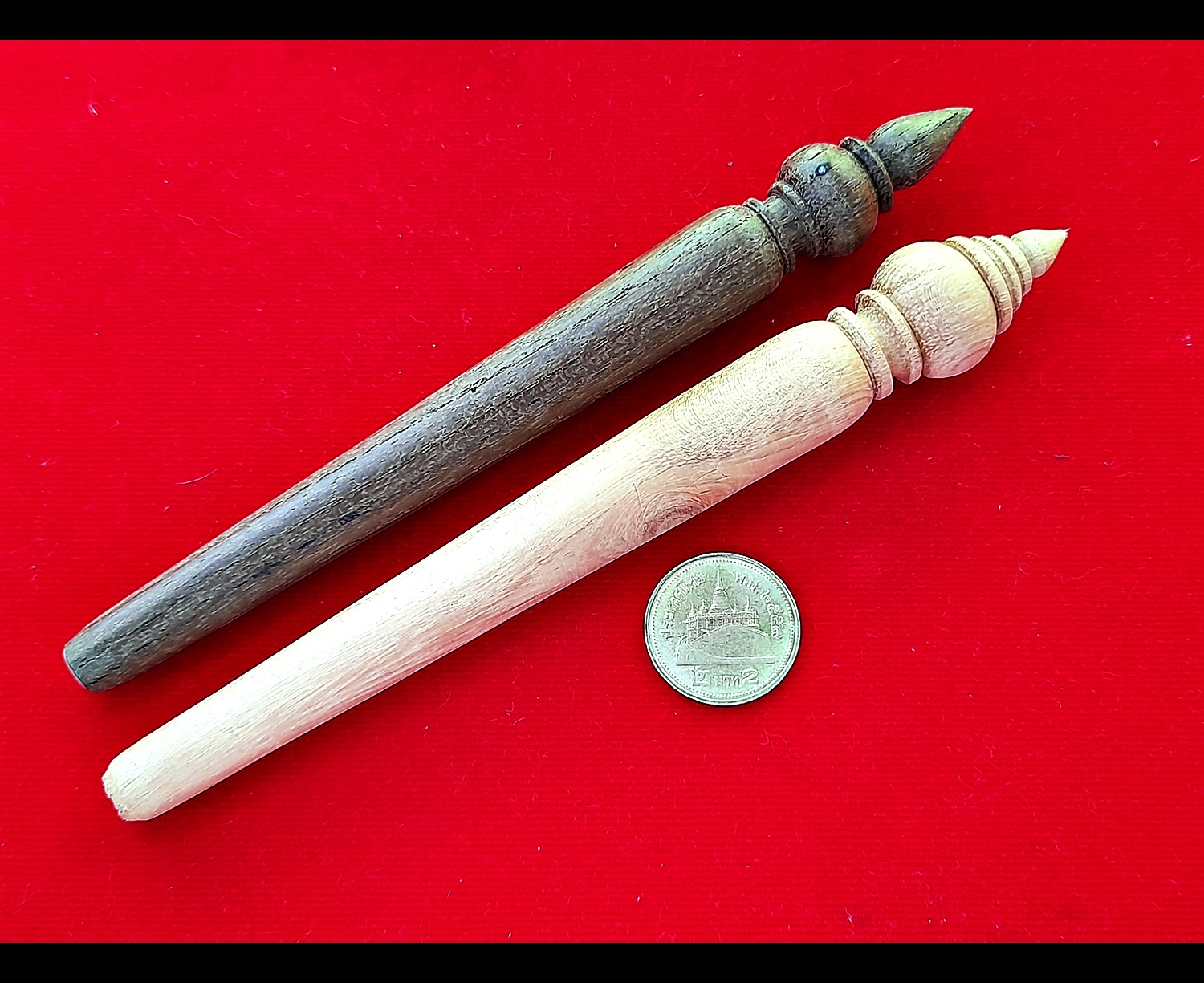 ไม้ครู (ขนาดพกพา 5.9นิ้ว) (จารยันต์ บรรจุ ฝั่งตะกรุด อุดมวลสาร ) (ไม้ครู คือ ทุกสิ่งที่ครูบาอาจารย์ทำไว้ให้ที่ครูมอบให้)) ปี2563 - ปลุกเสกอฐิษฐานจิต บรรจุมวลสาร จารย์ยันต์และตะกรุดด้วยมือ หลวงพ่อบ๊ะ วัดโพธิ์ลังกา