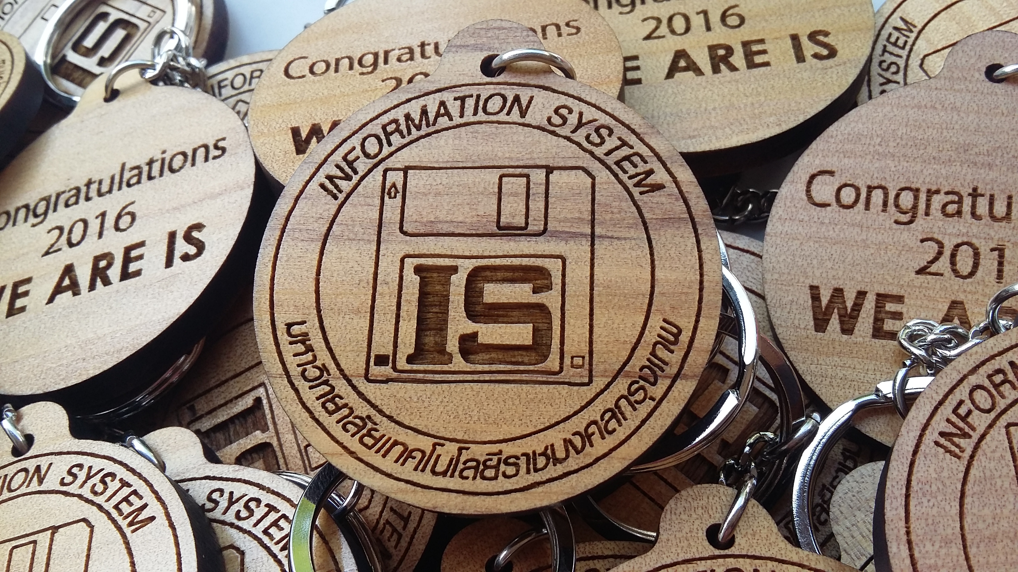 พวงกุญแจไม้ พวงกุญแจที่ระลึก - ของที่ระลึกจบการศึกษา IS ม.เทคโนโลยีราชมงคลกรุงเทพ