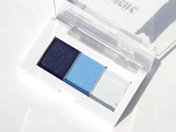 Shu Urmura Shupette Eye-Need-Shu Trio#01 พาเลตอายแชโดว์แต่งตาลุค Parisian Chic โทนสีฟ้าสวยหรู มี 3 เฉดสีในตลับให้เพิ่มมิติรอบดวงตาคู่สวยของคุณ