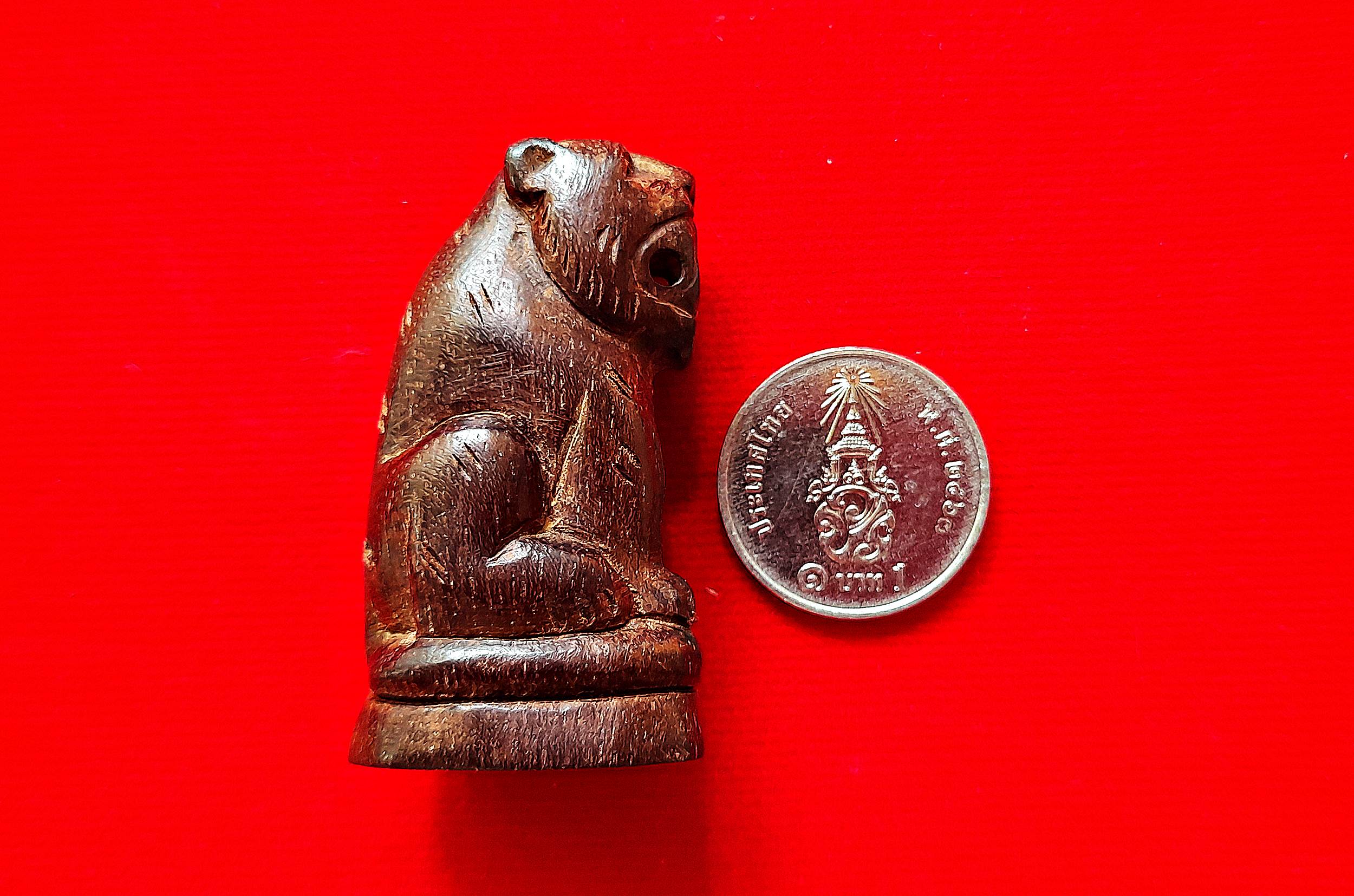 เสือ เนื้อไม้ (แกะสลักจากไม้ศาลาเก่าของหลวงพ่อเดิม วัดหนองโพธิ์) #พิมพ์ใหญ่ #รับประกันแท้ - ปลุกเสกและจารยันต์ ปี2565 โดย หลวงพ่อบ๊ะ วัดโพธิลังการ์ จ.สิงห์บุรี