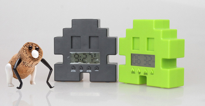 นาฬิกาเอเลี่ยน นาฬิกาตั้งโต๊ะ รูปเอเลี่ยน Space Alien Clock