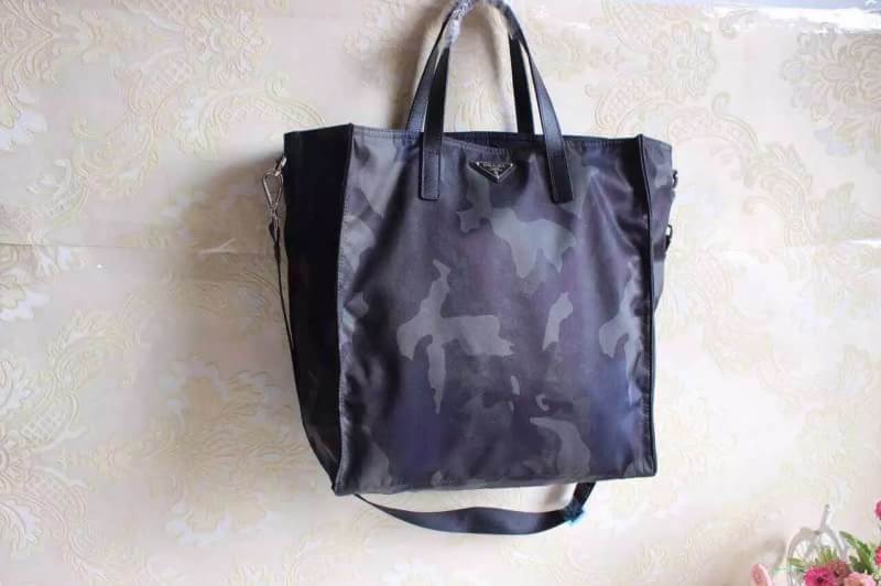 กระเป๋า pd nylon camouflag messenger สะพายข้างชาย หรือถือได้ ลายทหาร