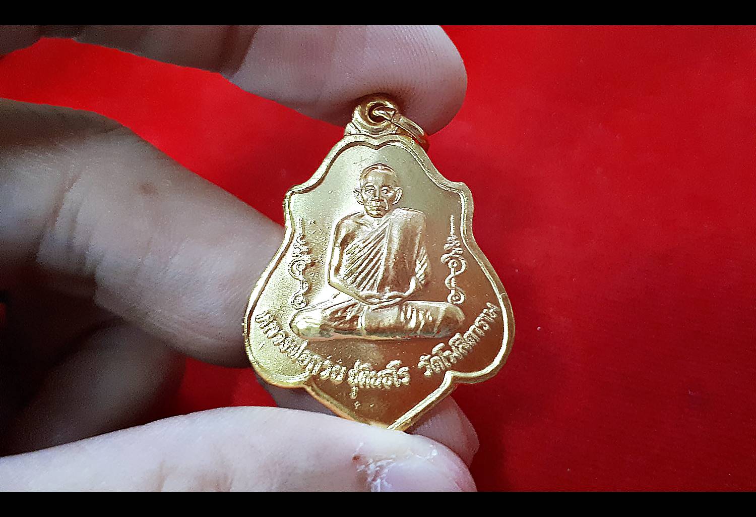 เหรียญโล่หลังหนุมาน หลวงพ่อกวย วัดโฆสิตาราม(วัดบ้านแค) เนื้อทองแดงชนวน (ชุบทอง) รุ่นแรงครู ปี2560