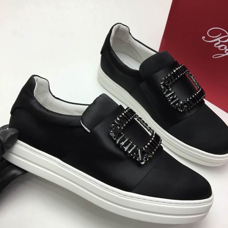 รองเท้า rv sneakers รุ่นใหม่ สีดำล้วน