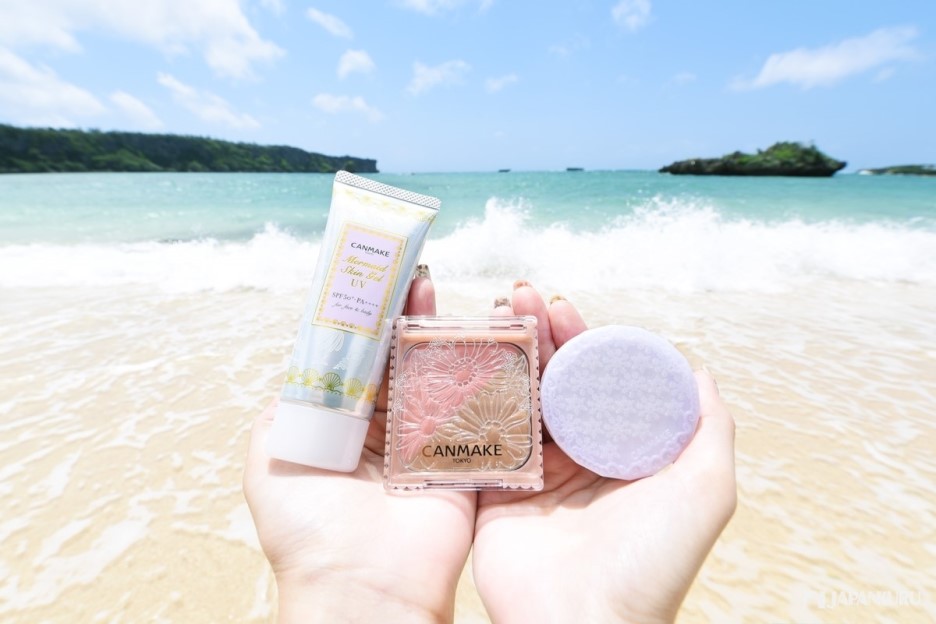 (#01 Frosty White) Canmake Frosty-Mat Snow Powder SPF27 PA++ เนื้อแป้งโปร่งแสงมีส่วนผสมจากเซลล์ไข่มุก แป้งที่เป็นเสมือนกระดาษซับมัน แป้งเนื้อโปร่งแสง เนียนละเอียดอย่างน่าอัศจรรย์ ไม่ต้องพกกระดาษซับมันอีกต่อไป ปกป้องแสงแดดได้ทั้งผิวหน้าและผิวกาย