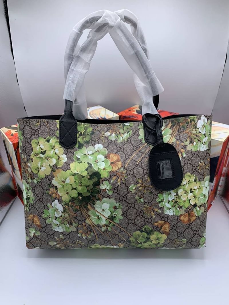 กระเป๋า gc shopping bag ใช้ได้ 2 ด้าน 15นิ้ว สีดำ สีแดง