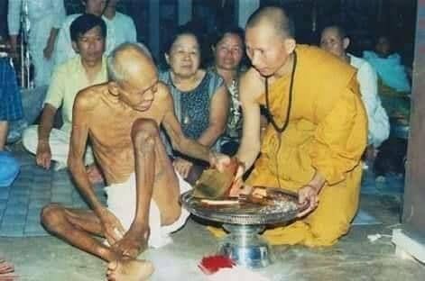 ล็อกเก็ตเล็ก ฉากทอง โครตขุนแผน ยันต์นะอกแตก นางล้อม หลังแม่กำเนิด บรรจุมวลสาร+ตะกรุด2ดอก (อานุภาพโชคลาภ ค้าขาย เมตตา เส่นห์) ปี2564 #รับประกันแท้