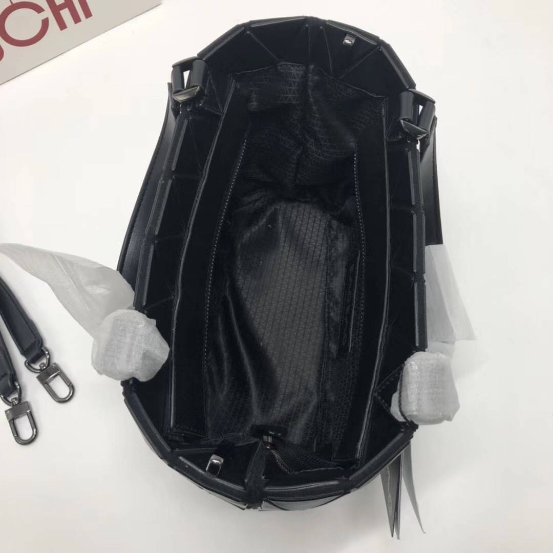 พร้อมส่ง กระเป๋า issey 29cm มีหลายสี