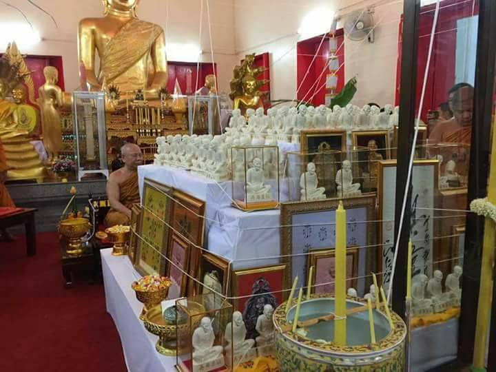 รูปหล่อ อาแปะ โรงสี เซียนแปะโรงสี วัดศาลเจ้า (ขนาดบูชา5นิ้ว) รุ่นฟ้าประทานพร ปี2560 (ใต้ฐานอุดมวลสาร ผ้ายันตื ผงธูป เหรียญ)