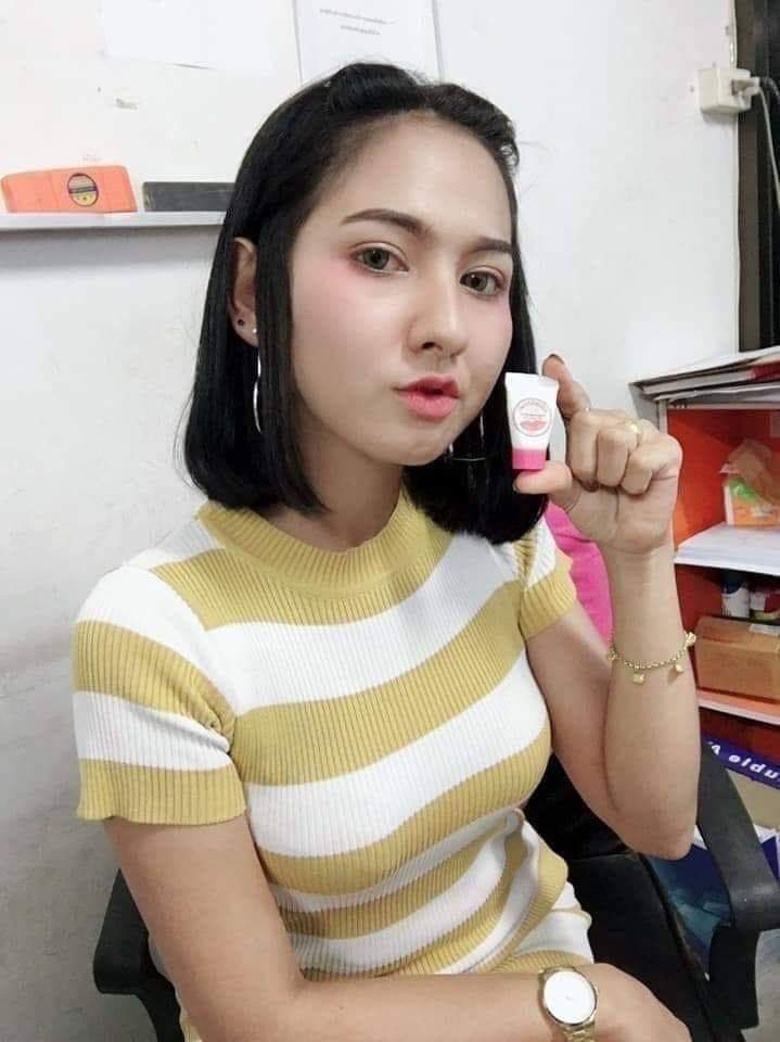 ครีมแก้ปากดำ คลินิค ลิปแก้ปากดำ