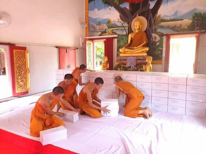 พระกริ่งสะท้านไตรภพ เนื้อเงินแท้(ใช้ชนวนเนื้อเงินล้วนๆที่หล่อพระพุทธปางลีลาประทานพรองค์จริง) เสาร์๕ ปี2563 (รุ่นแรก ที่บรรจุเกศา หลวงพ่อเล็ก และ พระบรมสารีริกธาตุของแท้) #รับประกันแท้ - หลวงพ่อเล็ก วัดท่าขนุน