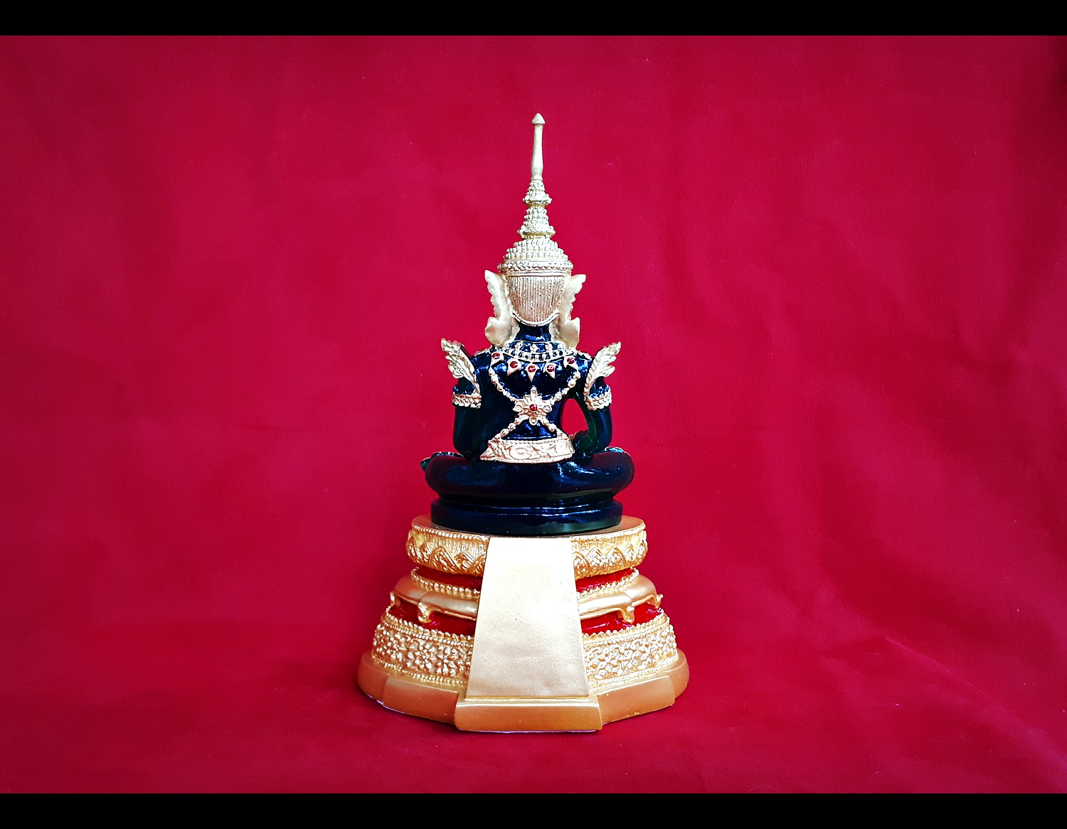 พระแก้วมรกต ปาง ฤดูร้อน ทรงเครื่องจักรพรรดิ์ เนื้อเรซิ่น หน้าตัก 9นิ้ว ขนาดพระบูชา